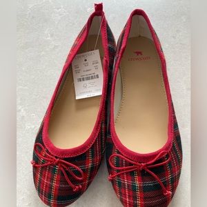 New CREWCUTS girls dress shoes. Girls size 2. Never worn.